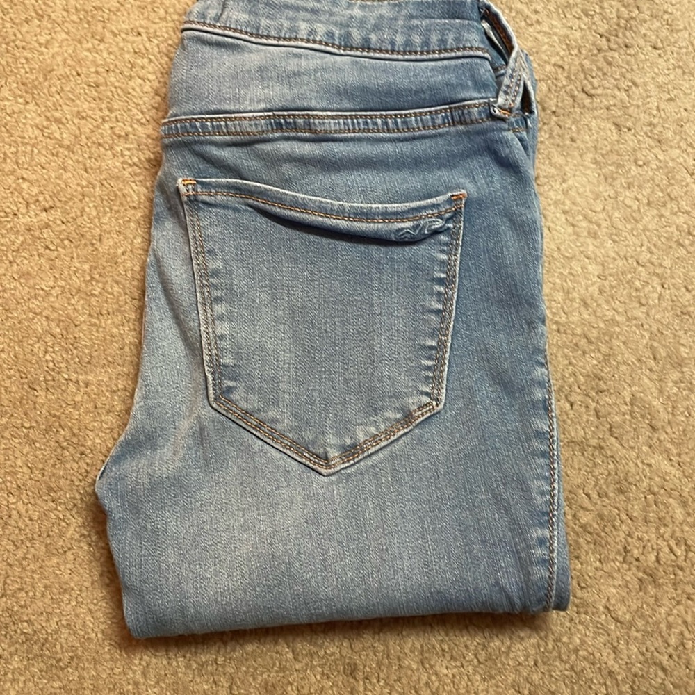Hollister Mid Rise Jean Legging Disstressed